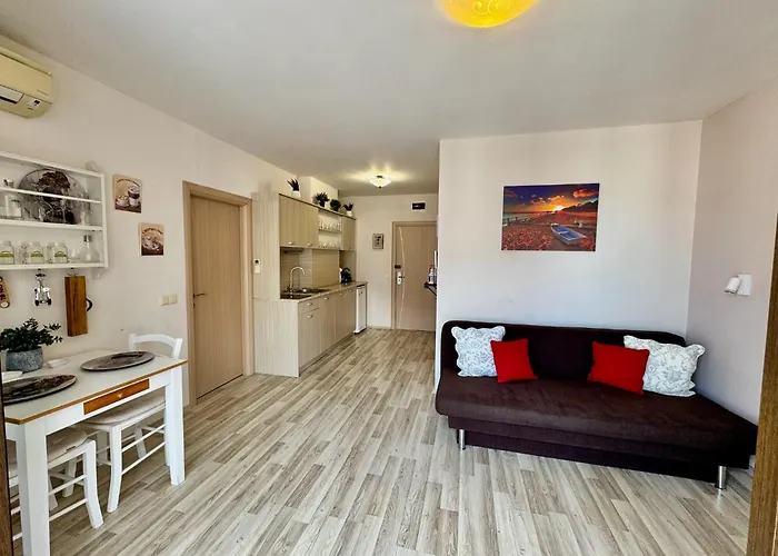 B48 In Tarsis Club Complex アパート *