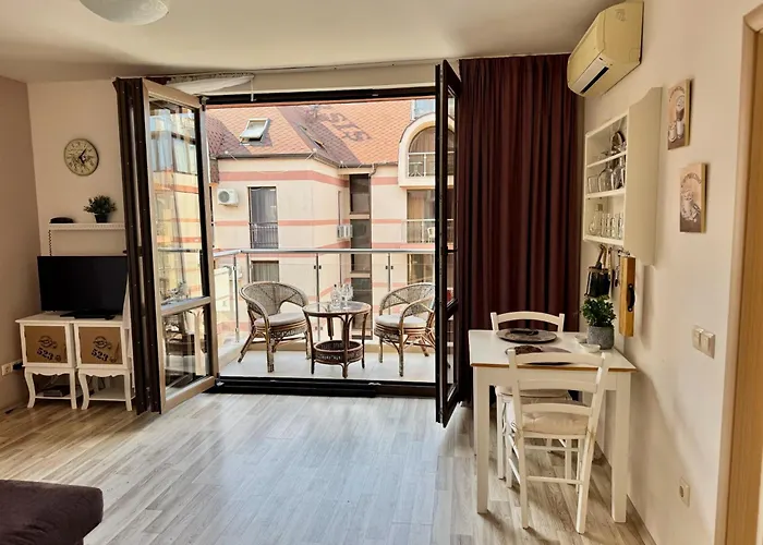 B48 In Tarsis Club Complex アパート サニービーチ